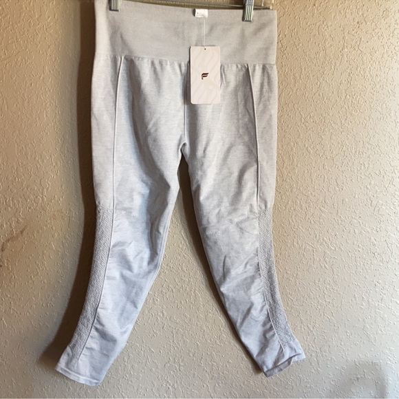 Fabletics NWT Sync High-Waisted Perforated 7/8 - Large Grey - Picture 3 of 5